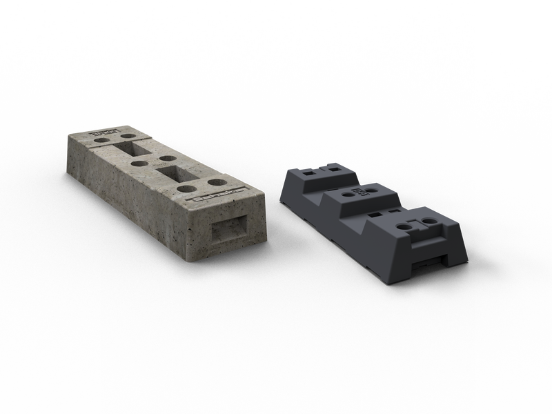 Base plates for mobile fences
